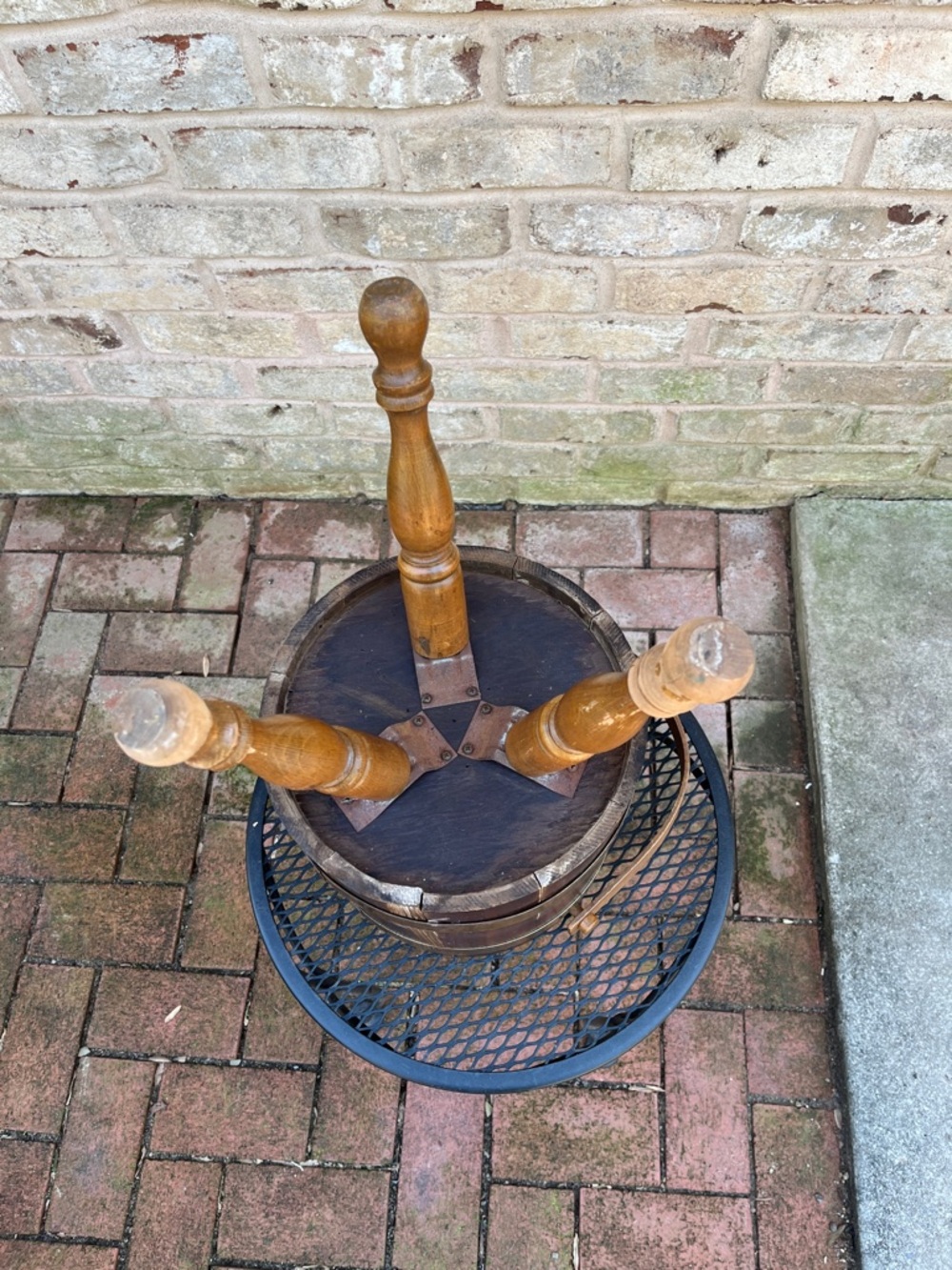 Vintage MCM Wood and brass Barrel Bucket Plant Stand W/ Tripod Wooden Legs 19” - Picture 6 of 6